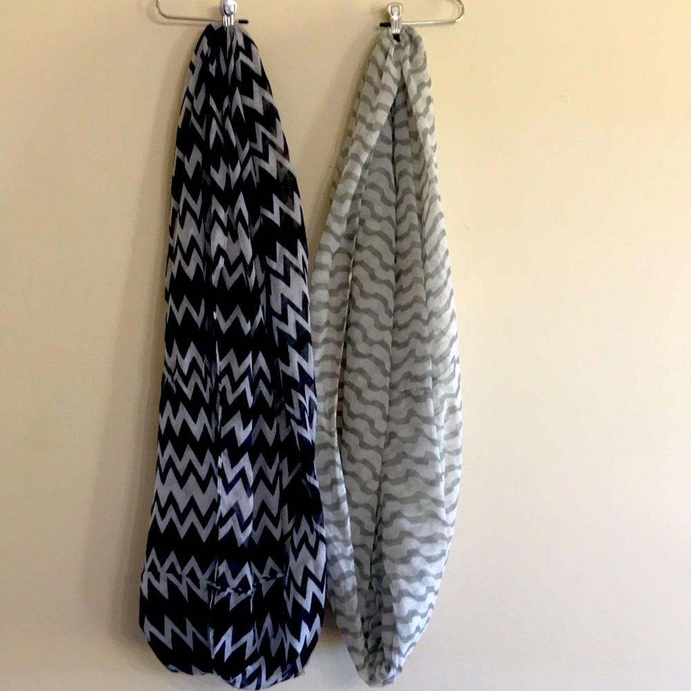 2 Ladies Infinity Scarves